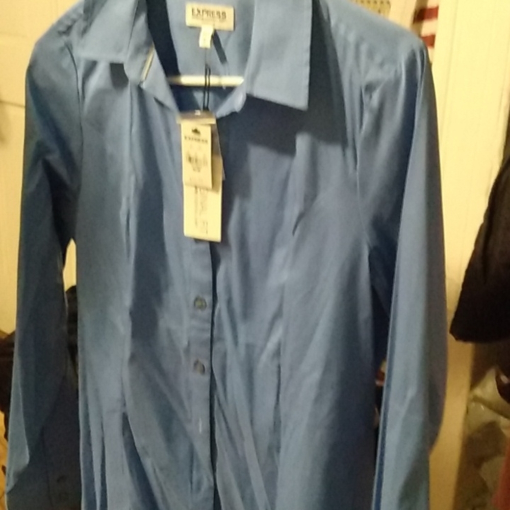 women's dress shirt.